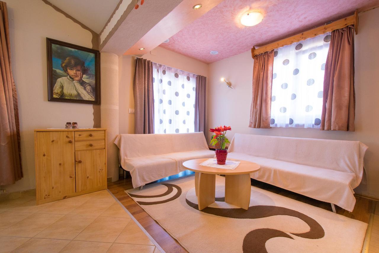 Apartment Hajdi Малинска Екстериор снимка